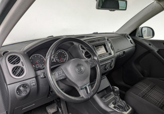 Подержанный автомобиль Volkswagen Tiguan 2016 года (15 фото)