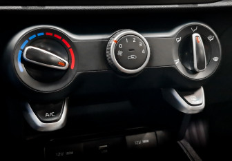 Подержанный автомобиль Kia Rio Hatchback 2021 года (15 фото)