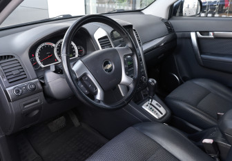 Подержанный автомобиль Chevrolet Captiva 2008 года (17 фото)