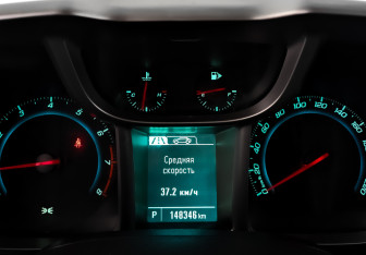 Подержанный автомобиль Chevrolet Orlando 2012 года (16 фото)