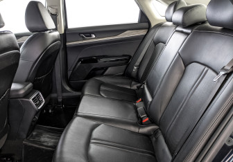 Подержанный автомобиль Kia K5 2021 года (18 фото)