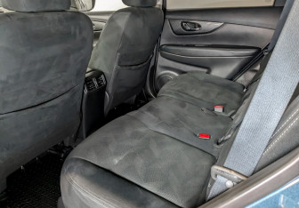 Подержанный автомобиль Nissan X-Trail 2017 года (12 фото)