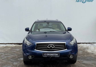 Подержанный автомобиль Infiniti QX70 2013 года (2 фото)