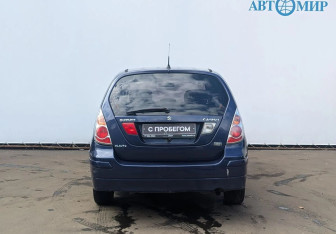 Подержанный автомобиль Suzuki Liana Wagon 2006 года (6 фото)