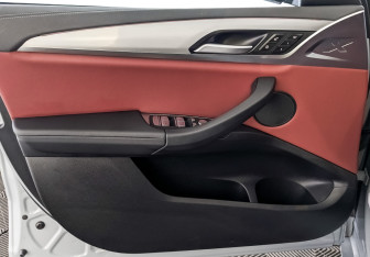 Подержанный автомобиль BMW X4 2024 года (18 фото)