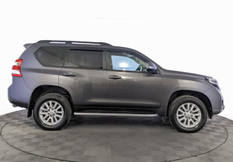 Подержанный автомобиль Toyota Land Cruiser Prado 2014 года (4 фото)