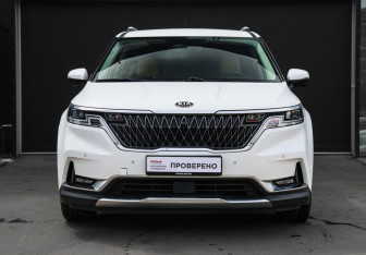 Подержанный автомобиль Kia Carnival 2020 года (2 фото)