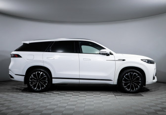 Подержанный автомобиль Jaecoo J8 2024 года (4 фото)