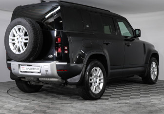 Подержанный автомобиль Land Rover Defender Suv 2022 года (5 фото)