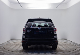 Подержанный автомобиль Subaru Forester Suv 2016 года (6 фото)