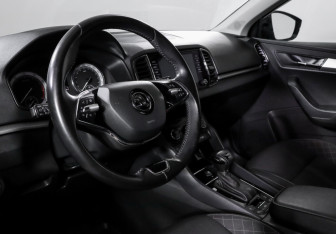 Подержанный автомобиль Skoda Karoq 2021 года (14 фото)