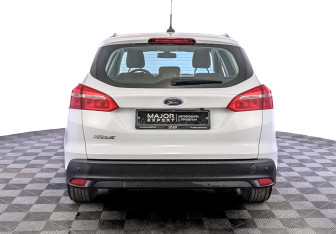 Подержанный автомобиль Ford Focus Wagon 2019 года (6 фото)
