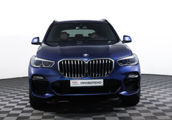 Подержанный автомобиль BMW X5 2021 года (2 фото)