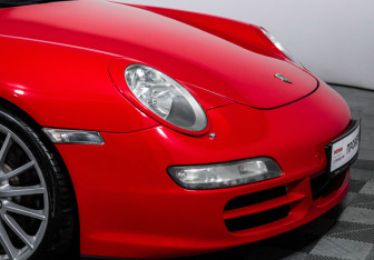 Подержанный автомобиль Porsche 911 Coupe 2004 года (17 фото)