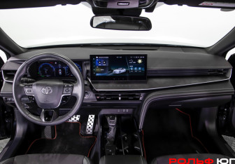 Подержанный автомобиль Toyota Camry Sedan 2024 года (11 фото)