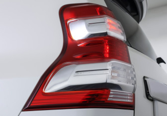 Подержанный автомобиль Toyota Land Cruiser Prado 2014 года (21 фото)