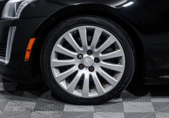 Подержанный автомобиль Cadillac CTS Sedan 2018 года (15 фото)