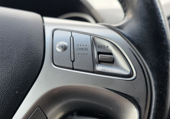 Подержанный автомобиль Hyundai ix35 2012 года (16 фото)