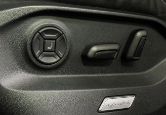 Подержанный автомобиль Volkswagen Touareg 2022 года (19 фото)