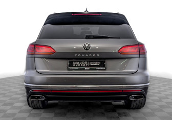Подержанный автомобиль Volkswagen Touareg 2021 года (6 фото)