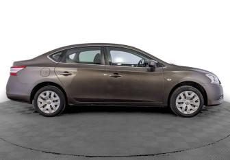 Подержанный автомобиль Nissan Sentra Sedan 2014 года (4 фото)