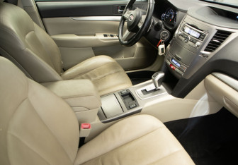 Подержанный автомобиль Subaru Legacy Sedan 2011 года (26 фото)