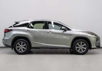 Подержанный автомобиль Lexus RX 2019 года (4 фото)