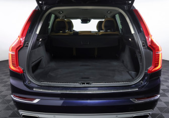 Подержанный автомобиль Volvo XC90 2015 года (9 фото)