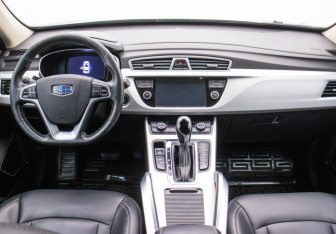 Подержанный автомобиль Geely Atlas 2019 года (13 фото)