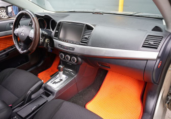 Подержанный автомобиль Mitsubishi Lancer Sedan 2008 года (10 фото)