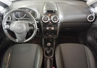 Подержанный автомобиль Opel Corsa 2008 года (9 фото)