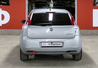 Подержанный автомобиль Fiat Punto Hatchback 2007 года (6 фото)