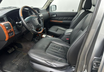 Подержанный автомобиль Nissan Patrol 2008 года (9 фото)