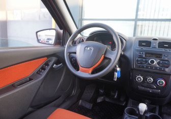 Подержанный автомобиль LADA (ВАЗ) Kalina Wagon 2015 года (13 фото)