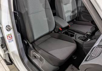 Подержанный автомобиль Volkswagen Tiguan 2021 года (24 фото)