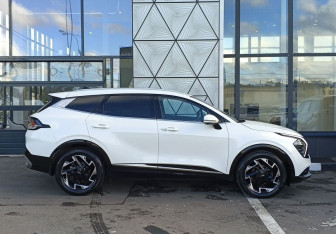 Подержанный автомобиль Kia Sportage 2023 года (4 фото)