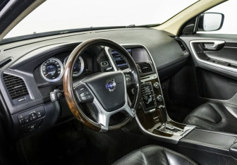 Подержанный автомобиль Volvo XC60 2011 года (11 фото)
