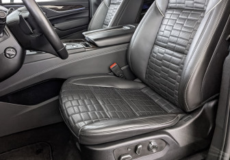 Подержанный автомобиль Cadillac Escalade Suv 2022 года (20 фото)