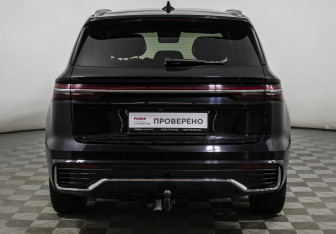 Подержанный автомобиль Geely Monjaro 2025 года (6 фото)