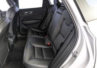 Подержанный автомобиль Volvo XC60 2021 года (18 фото)