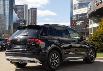 Подержанный автомобиль Volkswagen Tiguan 2019 года (4 фото)