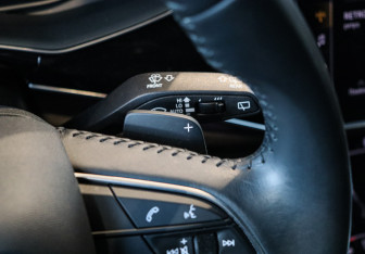Подержанный автомобиль Audi Q8 2019 года (32 фото)