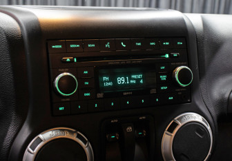 Подержанный автомобиль Jeep Wrangler 2012 года (17 фото)