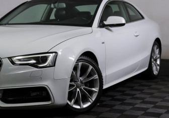 Подержанный автомобиль Audi A5 Coupe 2013 года (23 фото)