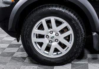 Подержанный автомобиль Land Rover Discovery 2013 года (15 фото)