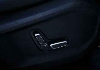 Подержанный автомобиль Geely Monjaro 2024 года (14 фото)