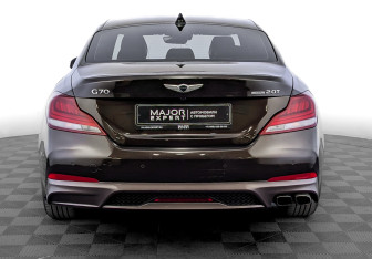 Подержанный автомобиль Genesis G70 2019 года (6 фото)