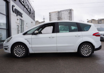 Подержанный автомобиль Ford S-MAX 2012 года (8 фото)