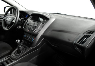 Подержанный автомобиль Ford Focus Hatchback 2019 года (7 фото)