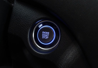 Подержанный автомобиль Hyundai Santa Fe 2012 года (14 фото)